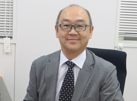 ストレスが大きいほどニキビも悪化することを科学的に証明! 東京薬科大学・佐藤隆教授 | リケラボ